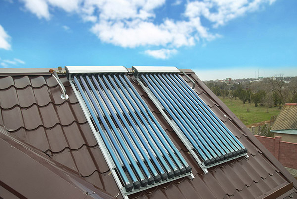 Inicio utilizando calentador de agua solar presurizado, 