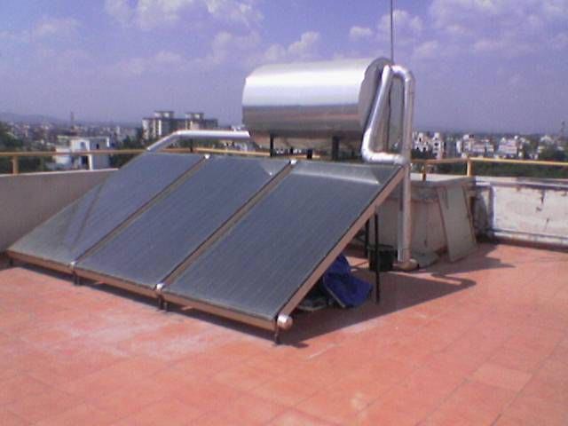 Calentador solar de agua con panel plano de termosifón, 