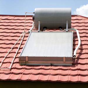 Pequeño calentador de agua solar no presurizado